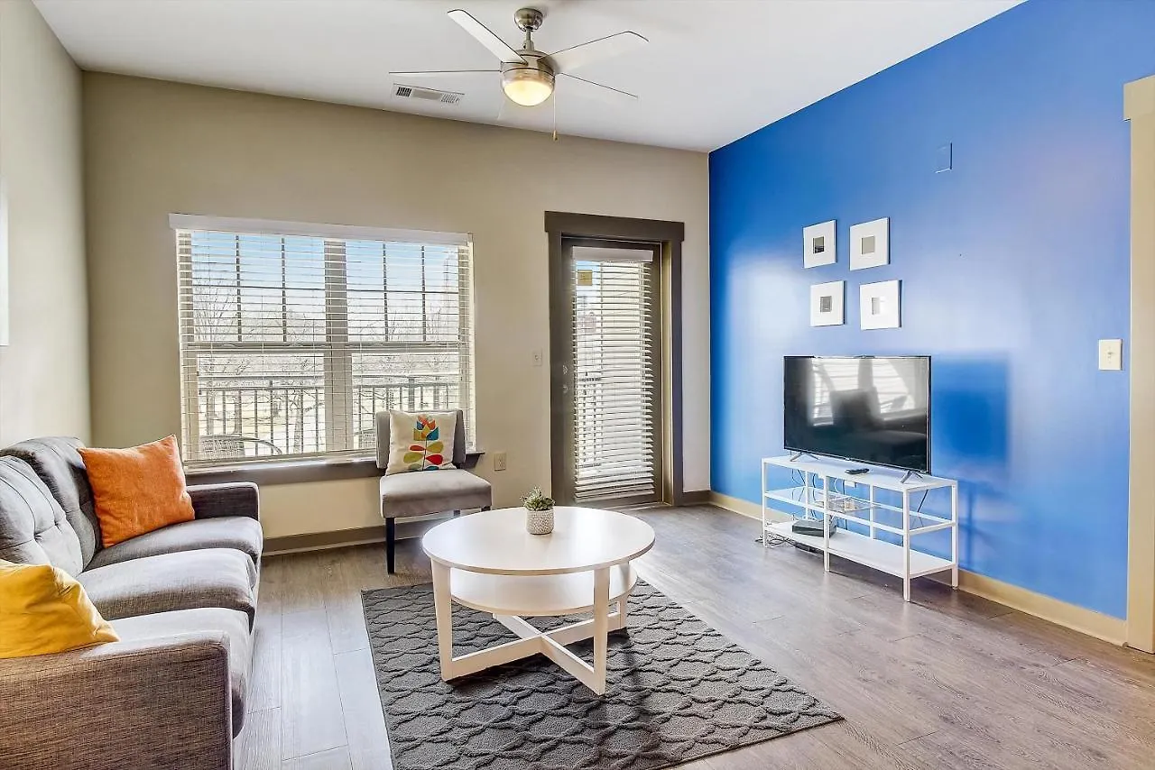 Frontdesk Cedar Flats Apts Uptown Charlotte Apartment