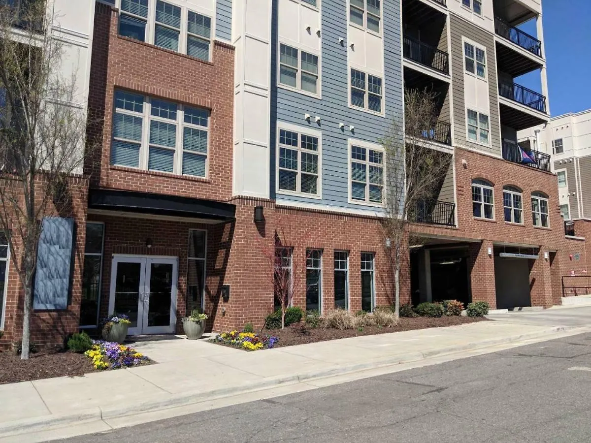 Frontdesk Cedar Flats Apts Uptown Charlotte Apartment