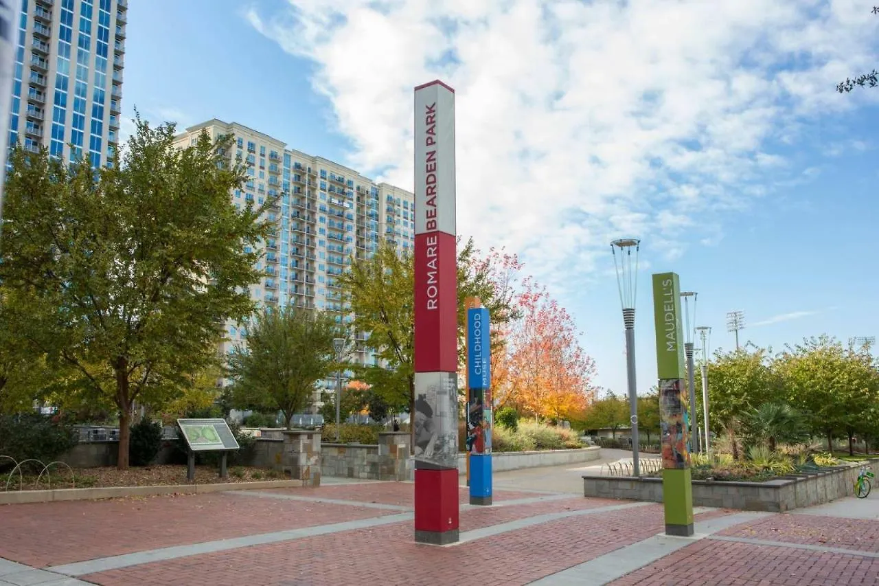 Frontdesk Cedar Flats Apts Uptown Charlotte Apartment